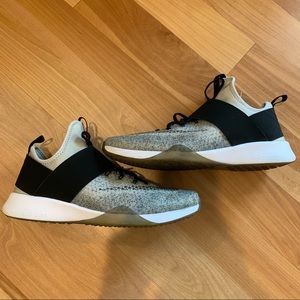 Nike Air Zoom Strong shoes